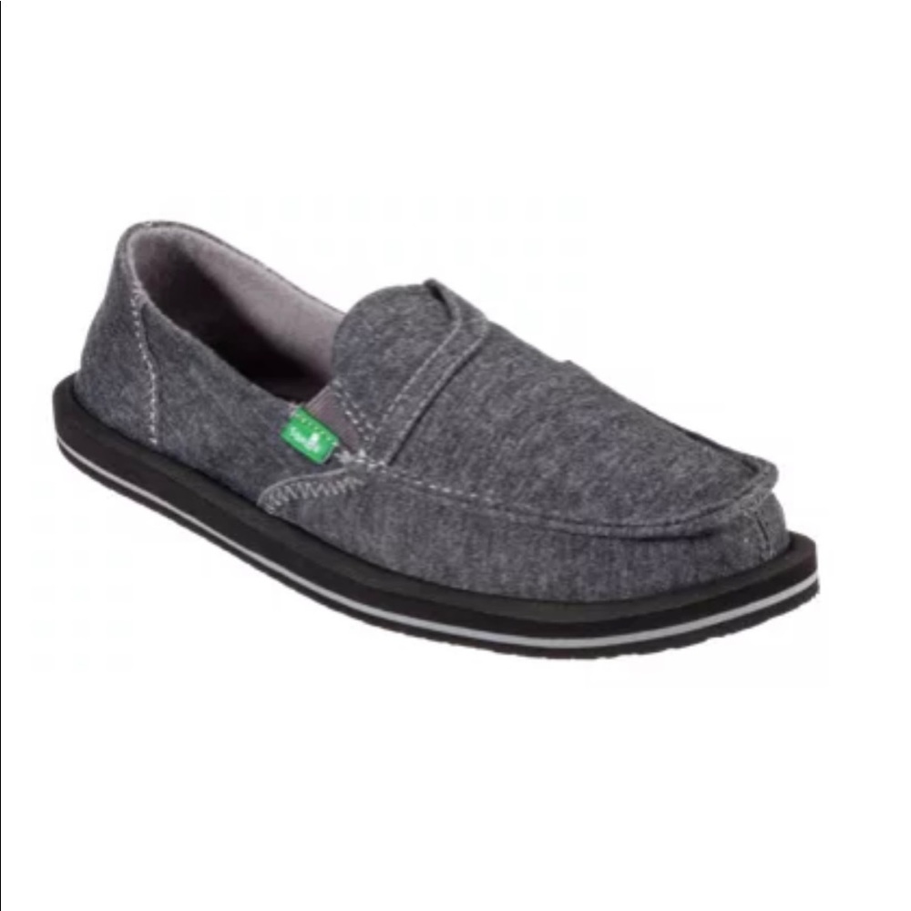 ISO WOMENS SANUK SIZE 8 PICK POCKET…NEW OR LIGHTLY USED!!!